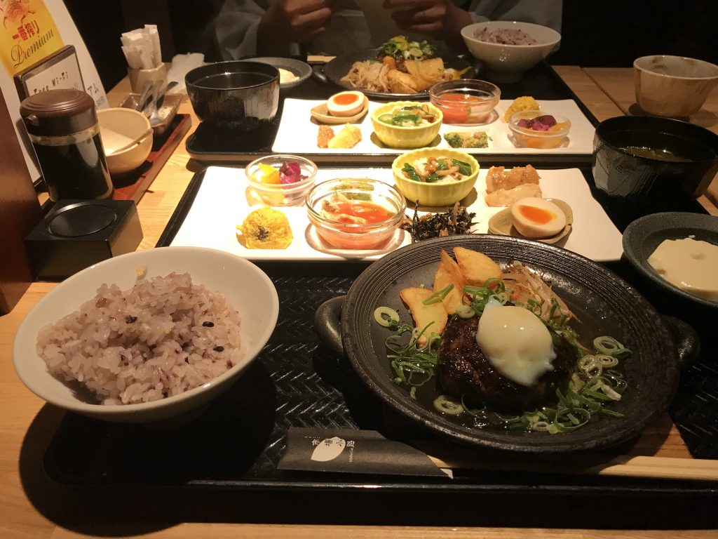 京都寺町通 「市場小路」ハンバーグ