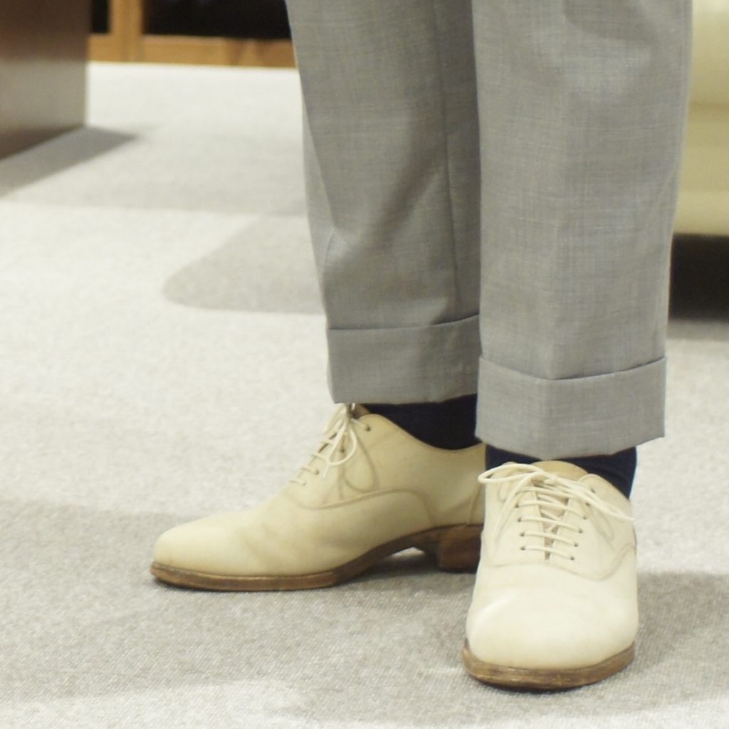 AVON HOUSE GRENSON WHITEBUCKS